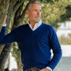 Alan Paine Knitwear | Indigo Blue Lambswool V-Neck